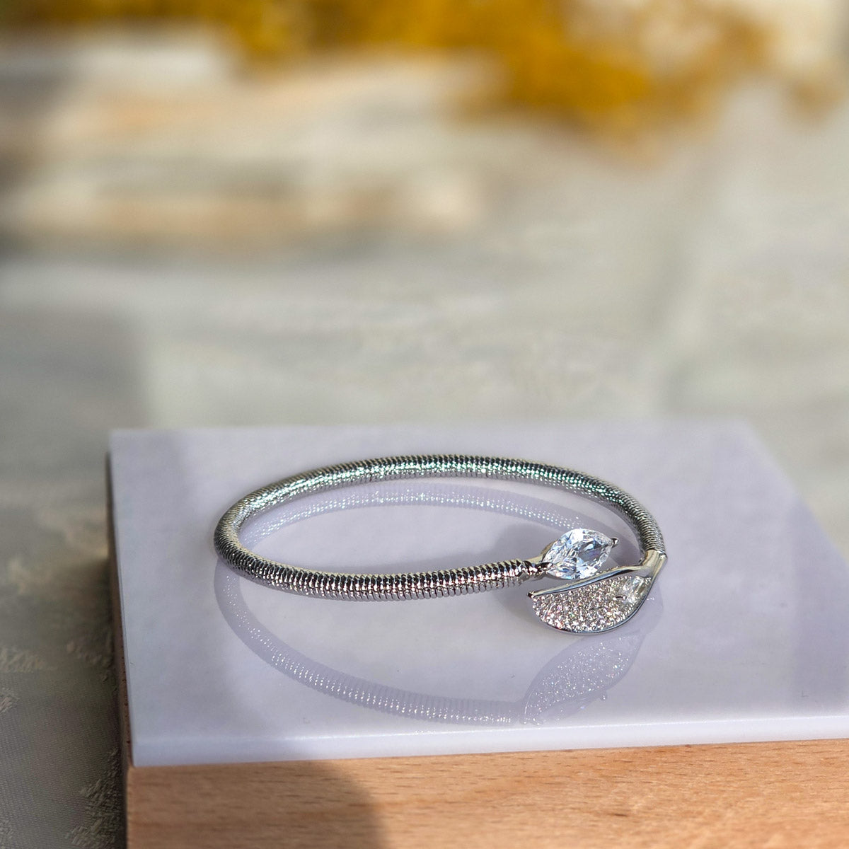 ST-06 Zirkon Yılan Yüzük ve Kristal Çiy Damlası Kelepçe Seti