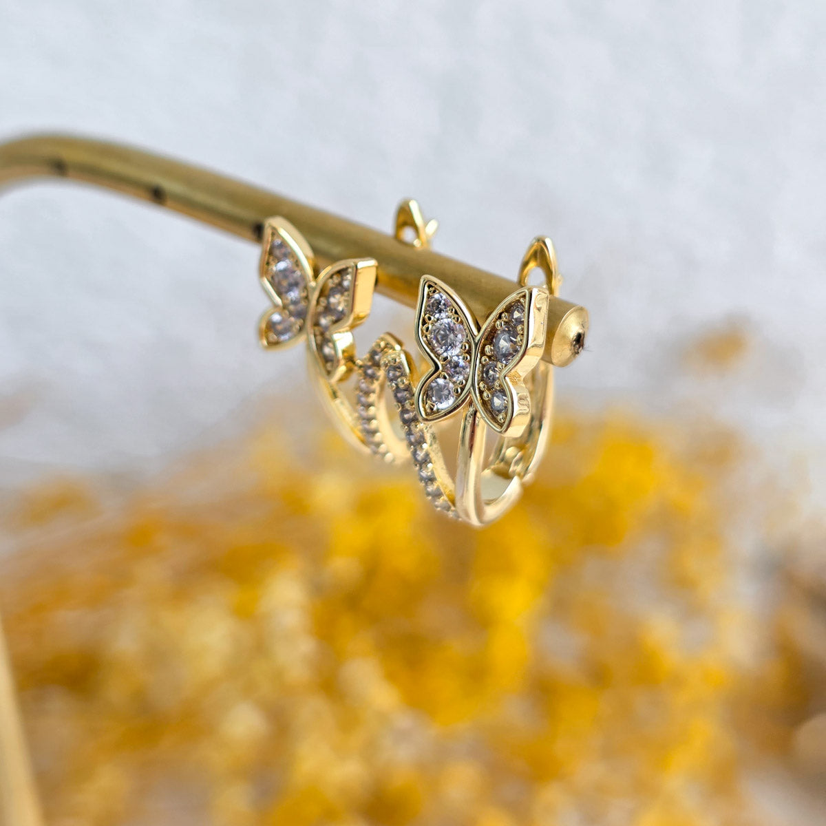 KPE-2037 Gold Kelebek Figürlü Zirkon Taşlı Küpe