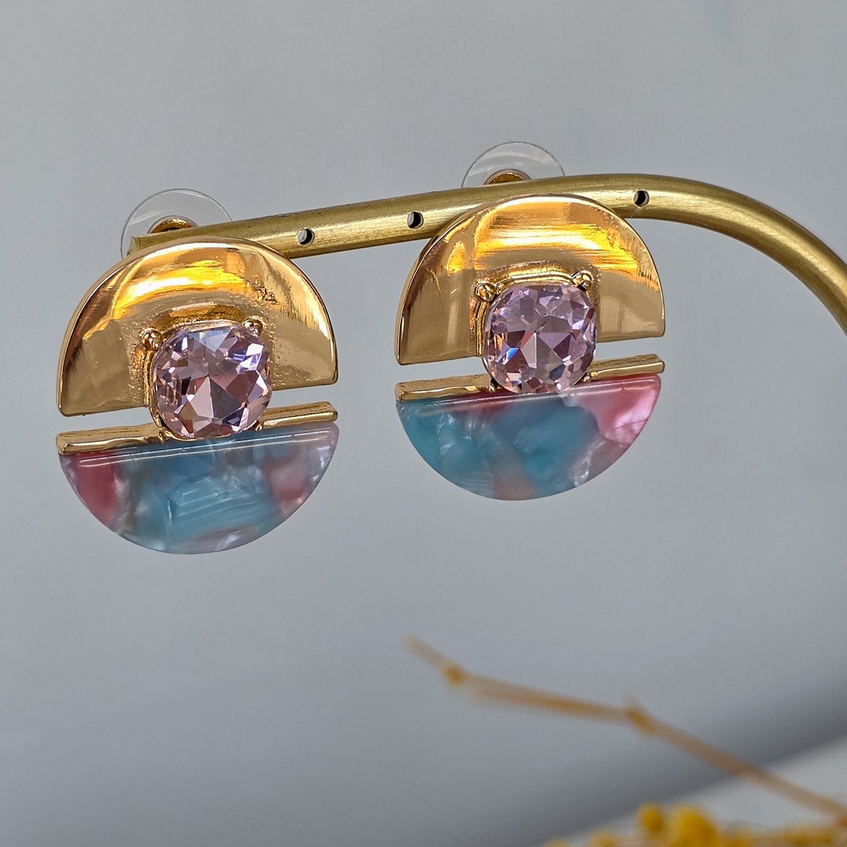 KPE - 2006 Mavi Pastel Aura Kristal Detaylı Küpe - EOS Kolektif