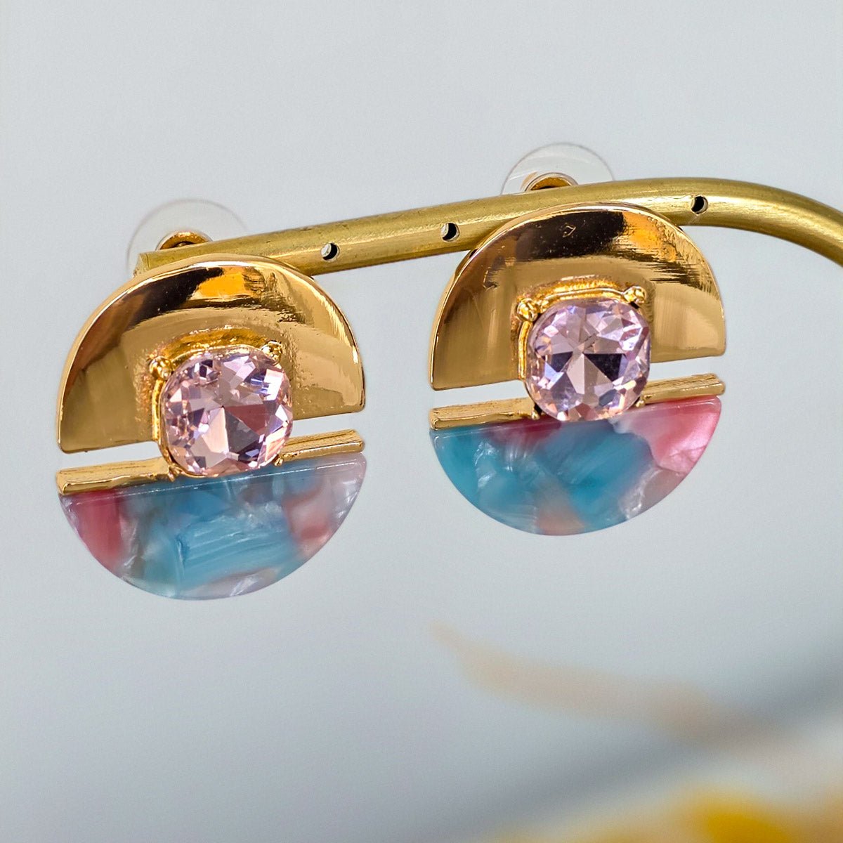 KPE - 2006 Mavi Pastel Aura Kristal Detaylı Küpe - EOS Kolektif