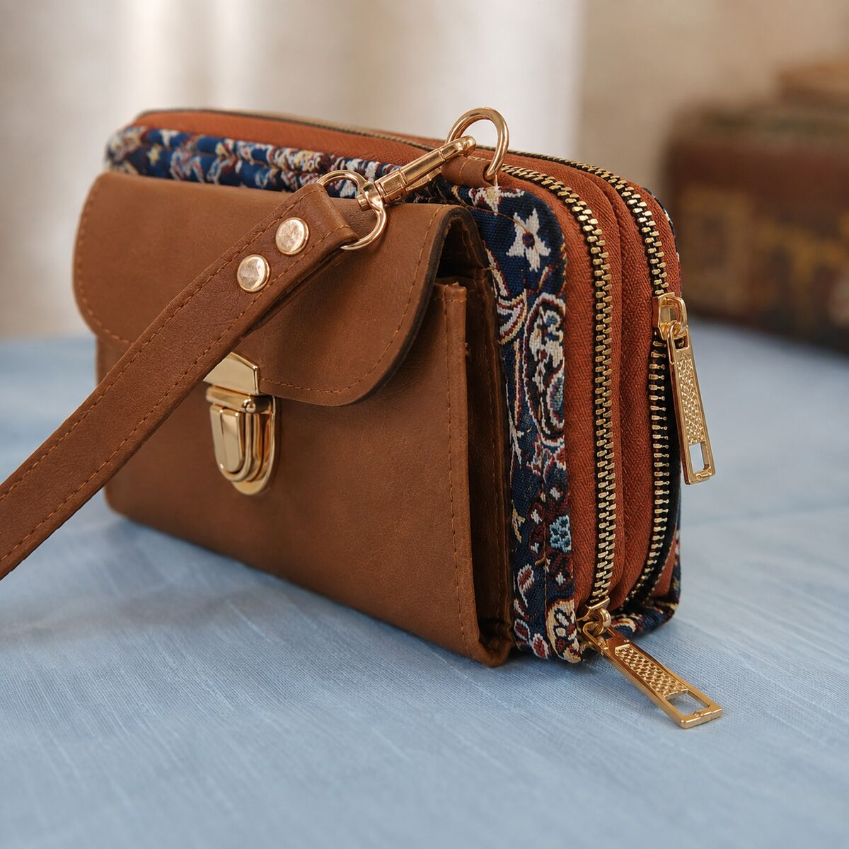 CNT-6006 Taba Lacivert Paisley Desenli Goblen Çapraz Cüzdan Çanta | Eos Kolektif